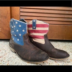 Boots size 10